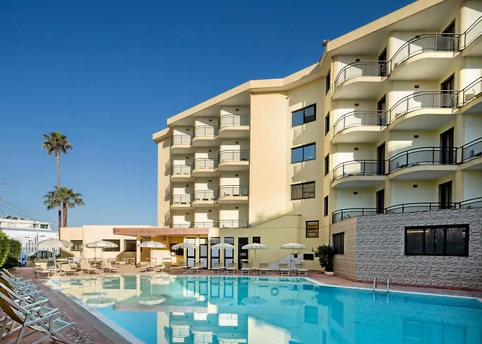 Hotel con vista: Rina Hotel