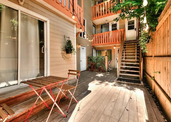 Apartments 100 Meters To Metro Beaudry - Full s - 1 Minute Walk To The Famous St Catherine Street - Fast Wifi - Washer & Dryer On Site - Montcalm Units