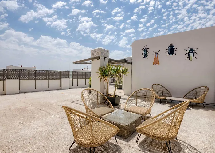 Hotel met zwembad: Livensa Living Studios Valencia Marina Real Hotel-Apartamento