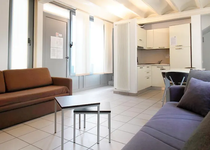 Hotel vicino al College: Appartamenti tra Lago e Montagna CASA IDEALE LECCO