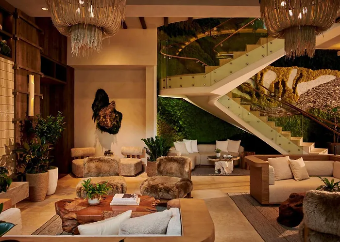 Resort: 1 Hotel Seattle
