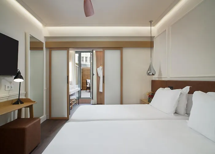 H10 Universitat (Adults Only)