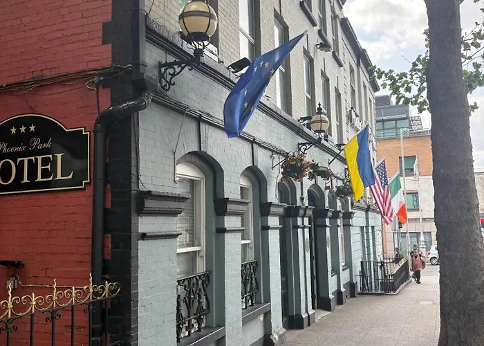 Hotels Close to Airport Phoenix Park