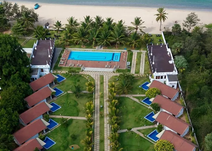 5 star hotel: Uppuveli Beach By Dsk