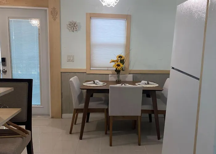 Cheap hotel: Manatee Palms