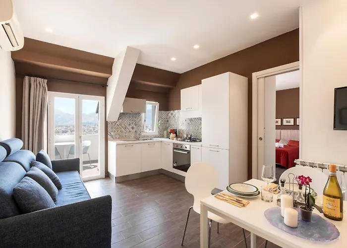 Self Catering: Marbela Apartments & Suites