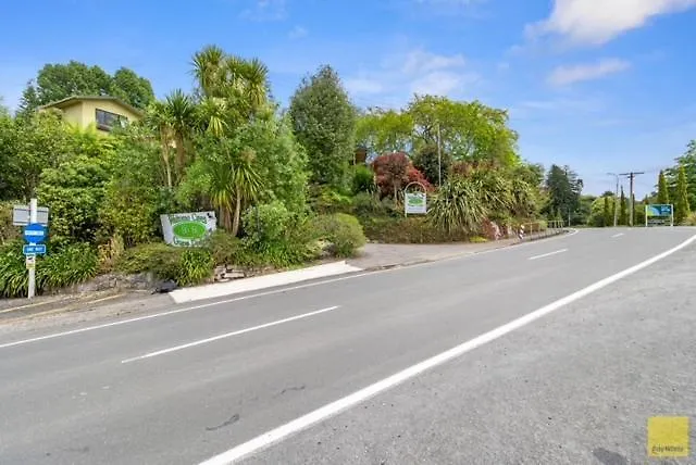 Luxury hotel only: Waitomo Caves Guest Lodge