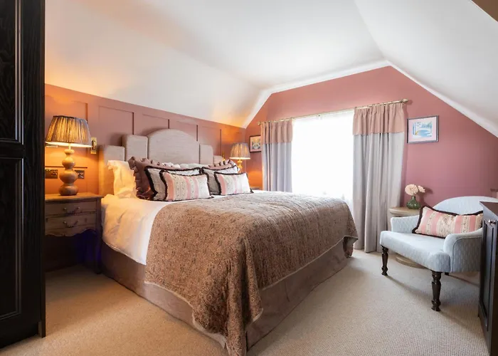 Hotel: The George And Dragon - A Heartwood Inn