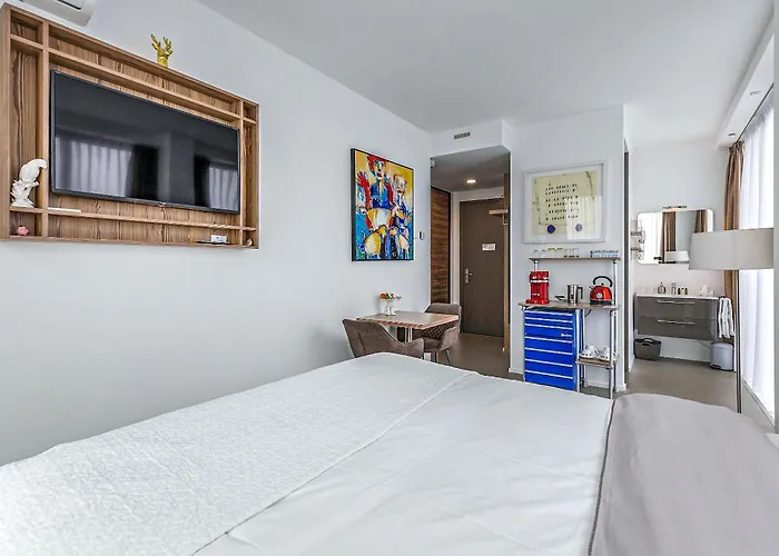 Cheap hotel: Black Jack Suites