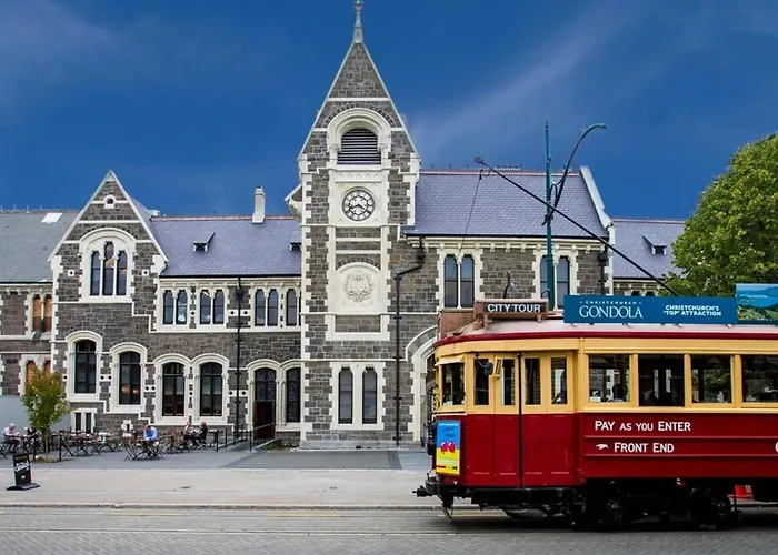 Tower Junction Motor Lodge- With Airport And Railway Station Shuttle Service- Best Location - Close To Westfield Mall, Tower Junction Shopping Centre, Restaurants, Cafes Etc