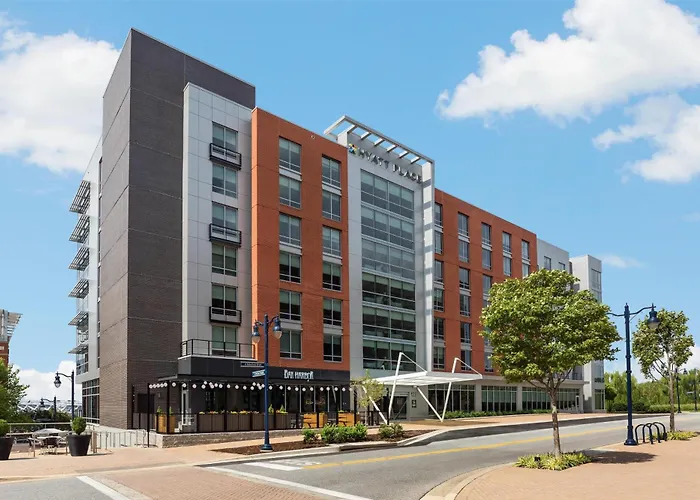 Pet Friendly hotel: Hyatt Place National Harbor
