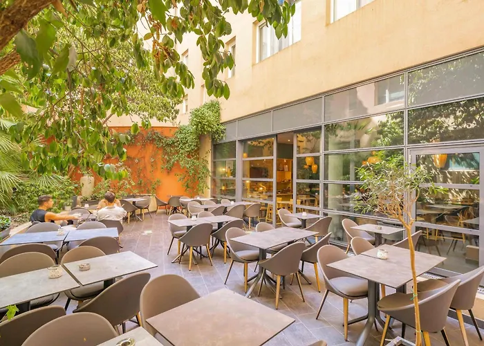 Luxury hotel only: Novotel Suites Cannes Centre