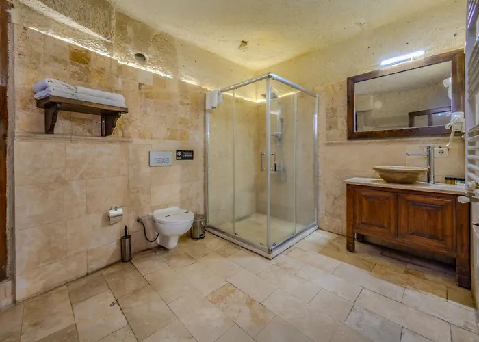 Castle Cave Hotel