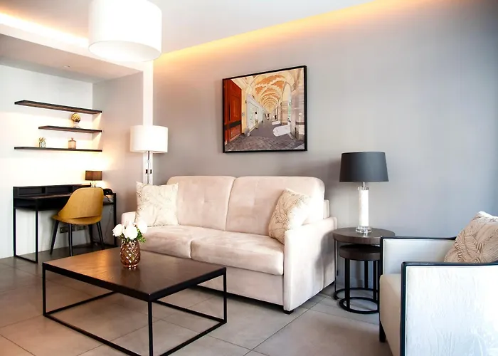 Roi de Sicile - Rivoli -- Luxury apartment hotel