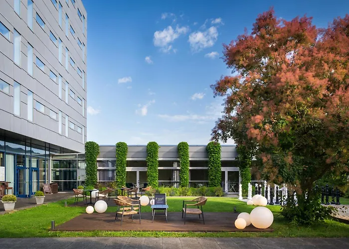 Luxury hotel only: Holiday Inn Prague Airport By Ihg