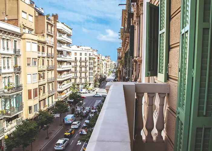 Lodge: Sant Jordi Hostels Rock Palace