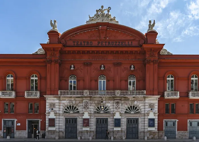 Hotel con vista: Comfy Vito Rooms With Ensuite And Parking - Bari Policlinico