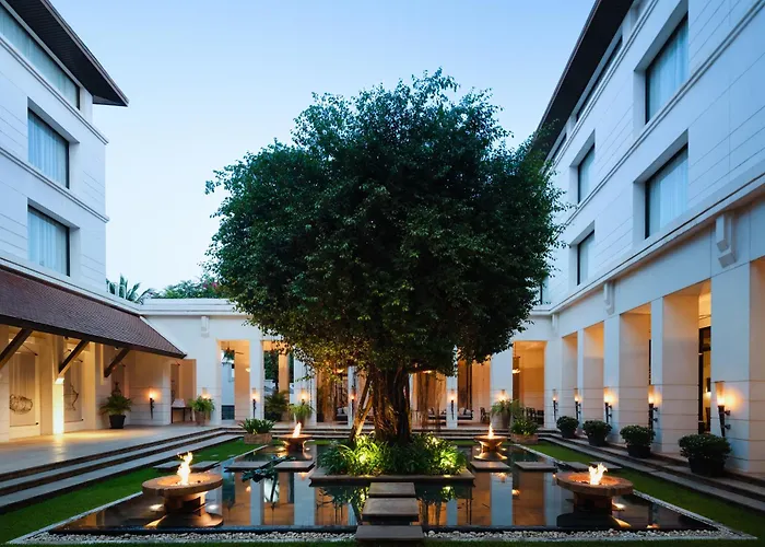 Hotel near College: Park Hyatt Siem Reap