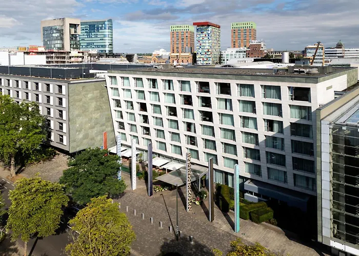 4 sterren hotel: Radisson Blu Media Harbour Hotel, Duesseldorf