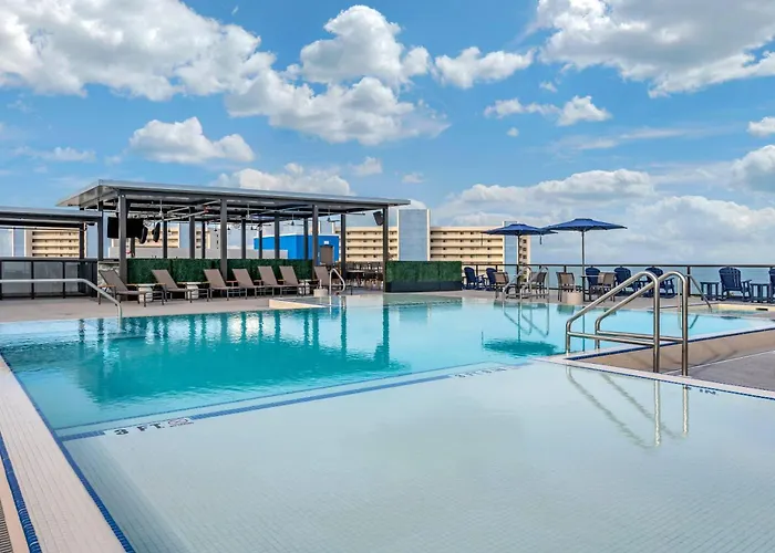 Jacuzzi hotel: Cambria Hotel St Petersburg-Madeira Beach Marina