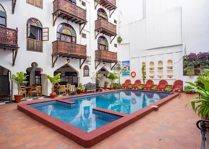 Strandhotel: Dhow Palace Hotel
