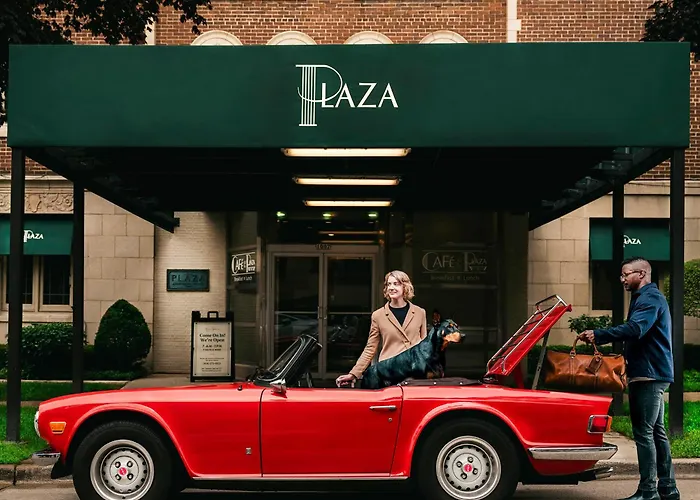 Beach hotel: The Plaza Hotel - Milwaukee