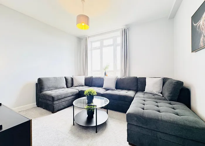 Pet Friendly hotel: Skyline View Apartment