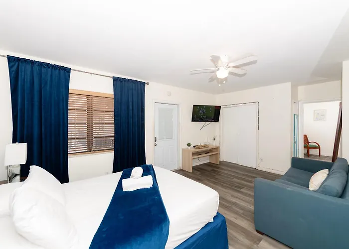 Tropic Isle Hotel & Apartment