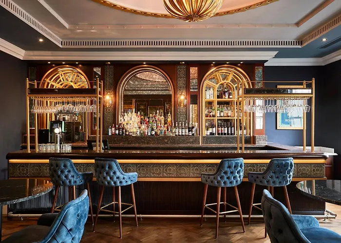 Hotel near College: The Clermont London, Charing Cross