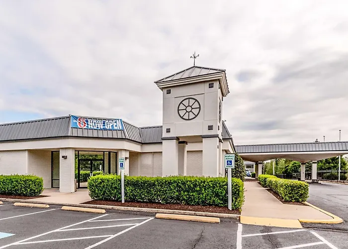 Pet Friendly hotel: Motel 6-Dumfries, Va
