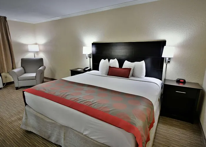 Ramada By Wyndham Jacksonville & Conference Center