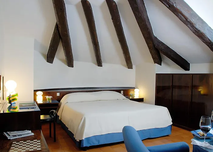 Beach hotel: Hotel Villa Mabapa