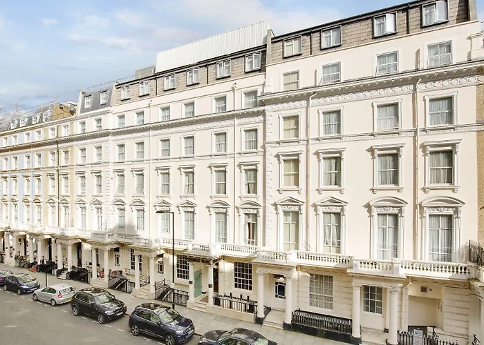 Hotel mit Pool: Bright Modern Flat Close To Queensway