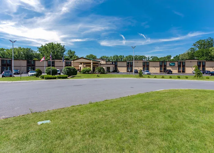 Hotel with pool: Quality Inn Albany Colonie