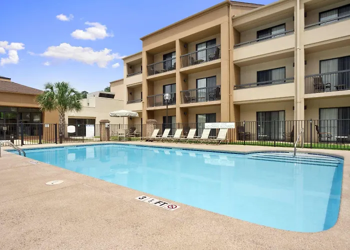 Cheap hotel: Baymont By Wyndham Columbia Northwest