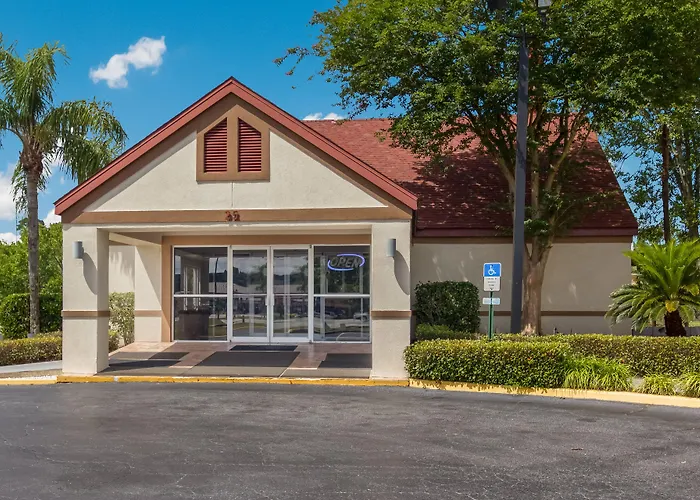 Red Roof Inn & Suites Brunswick I-95