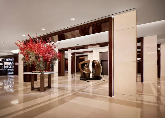 Hotel with pool: Westin Josun Seoul Hotel