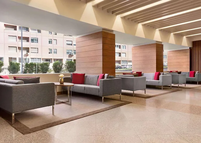 Hotel com piscina: Ramada By Wyndham Lisbon