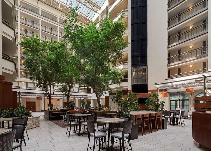 Beach hotel: Embassy Suites By Hilton Nashville Airport