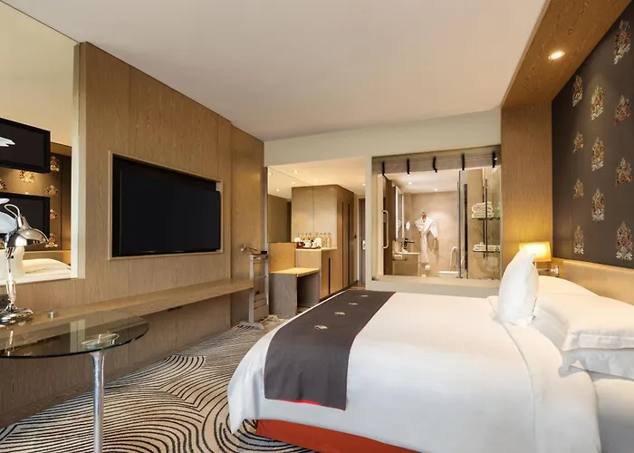 Sheraton New Delhi Hotel