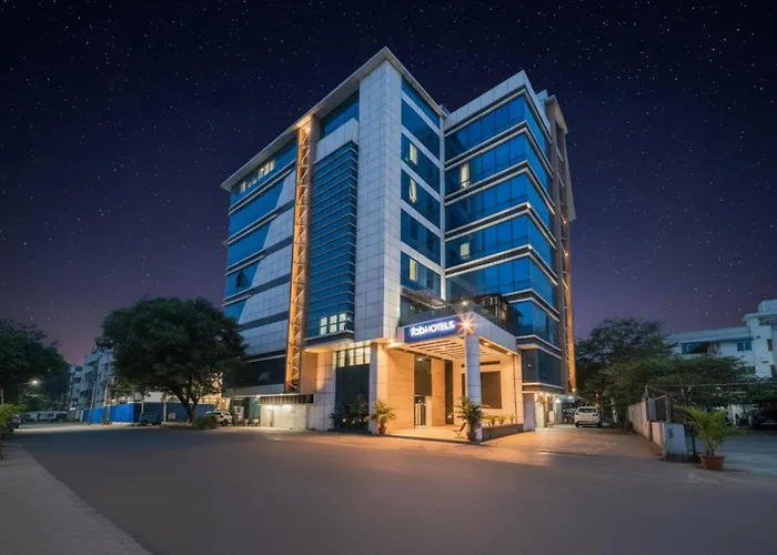 Beach hotel: Fabhotel Aksa International