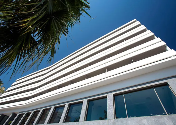 Hôtel avec piscine: Aquila Atlantis Hotel