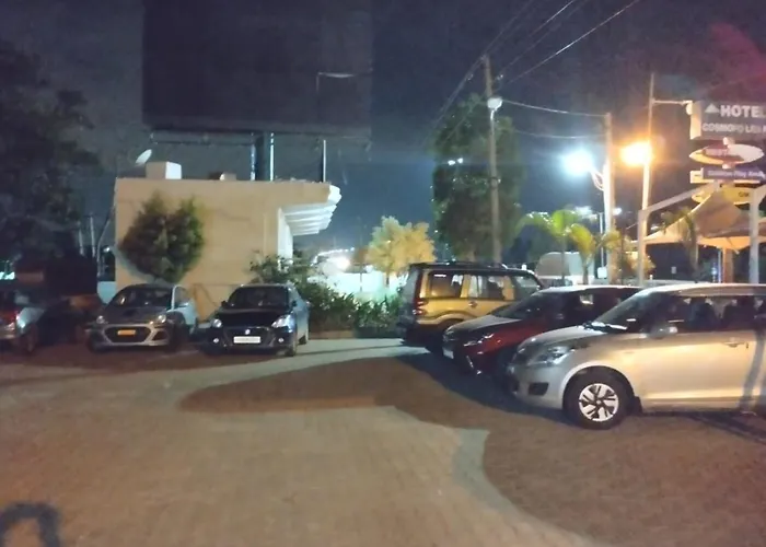 Cheap hotel: Hotel Square Inn Cosmopolitan