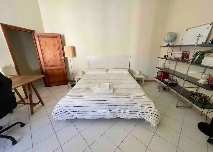 Hotel: The Hamilton House