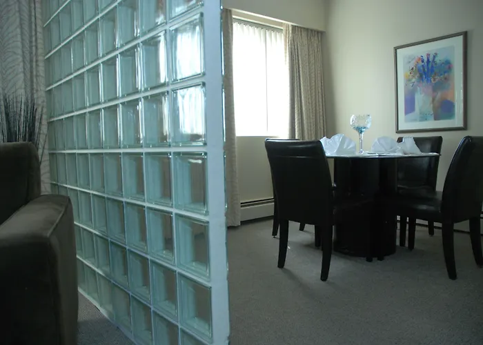 Rosellen Suites At Stanley Park