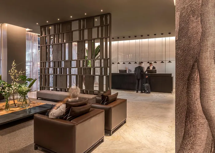 Luxury hotel only: Broadway Hotel & Suites