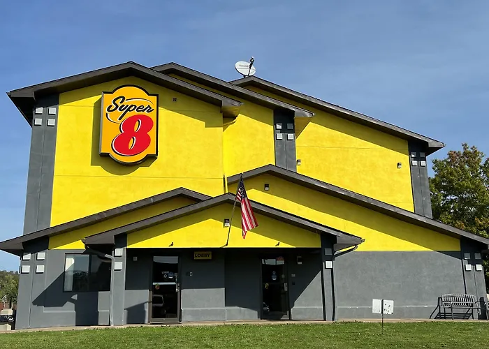Motel: Super 8 By Wyndham Marietta