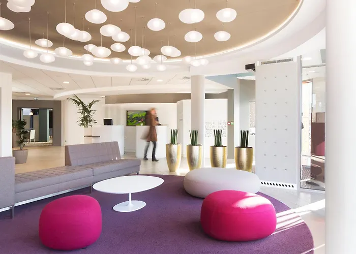 Hotel pres du College: Oceania Rennes