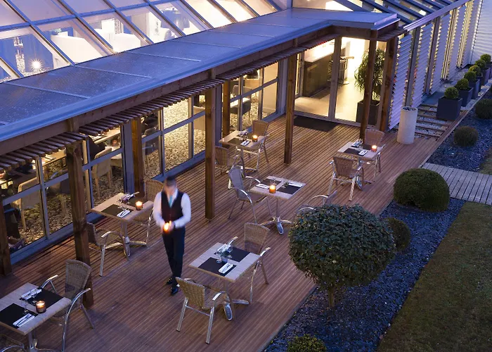 Hotel pres du College: Oceania Rennes
