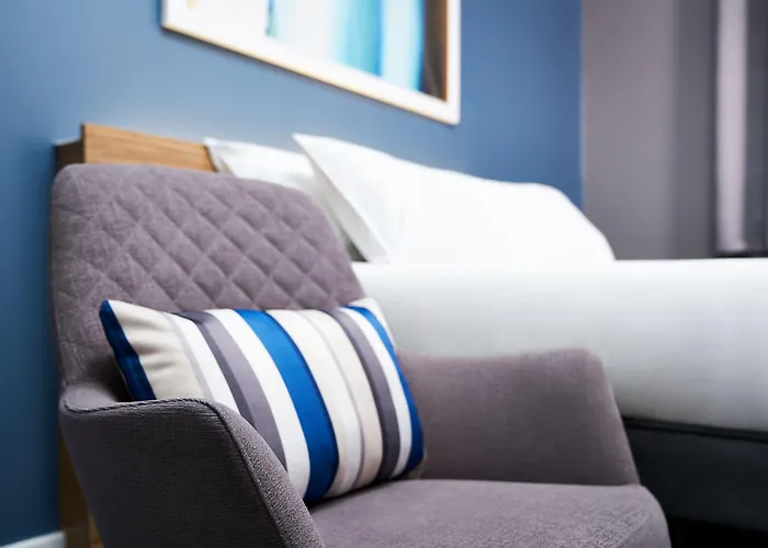 Central hotel: Travelodge Plus Galway